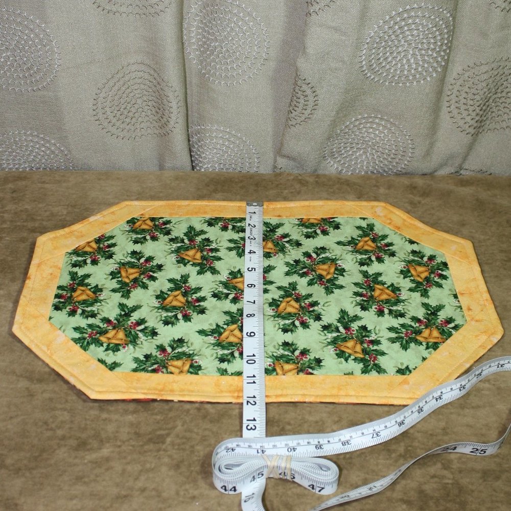 Hand-Craft Reversible Table Setting Fall/Christmas - Picture 5 of 7